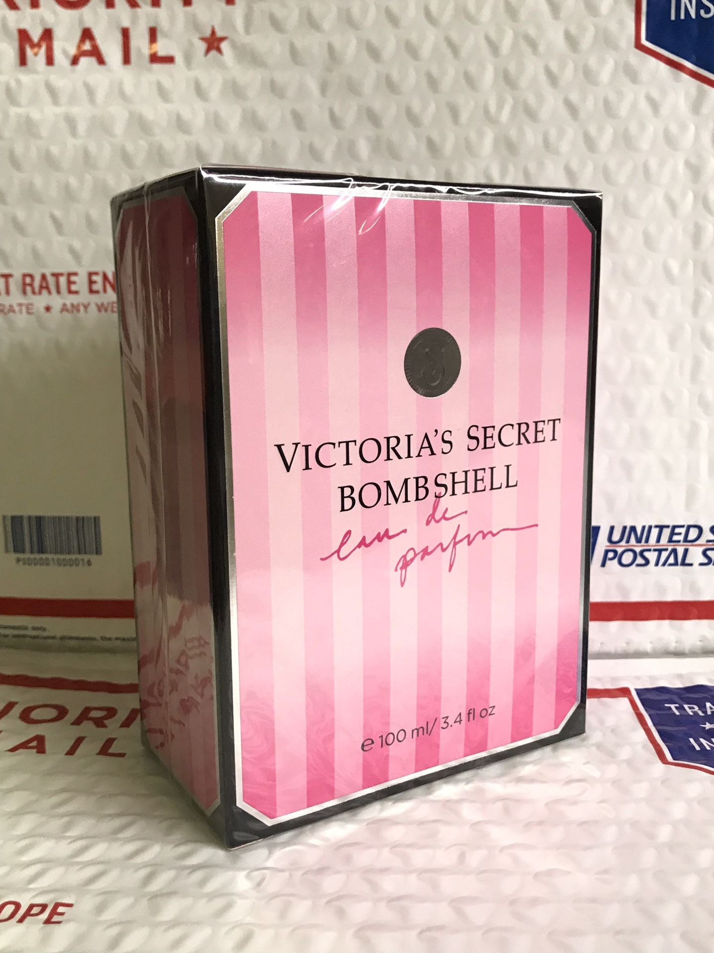 New VS Bombshell Perfume 3.4 oz