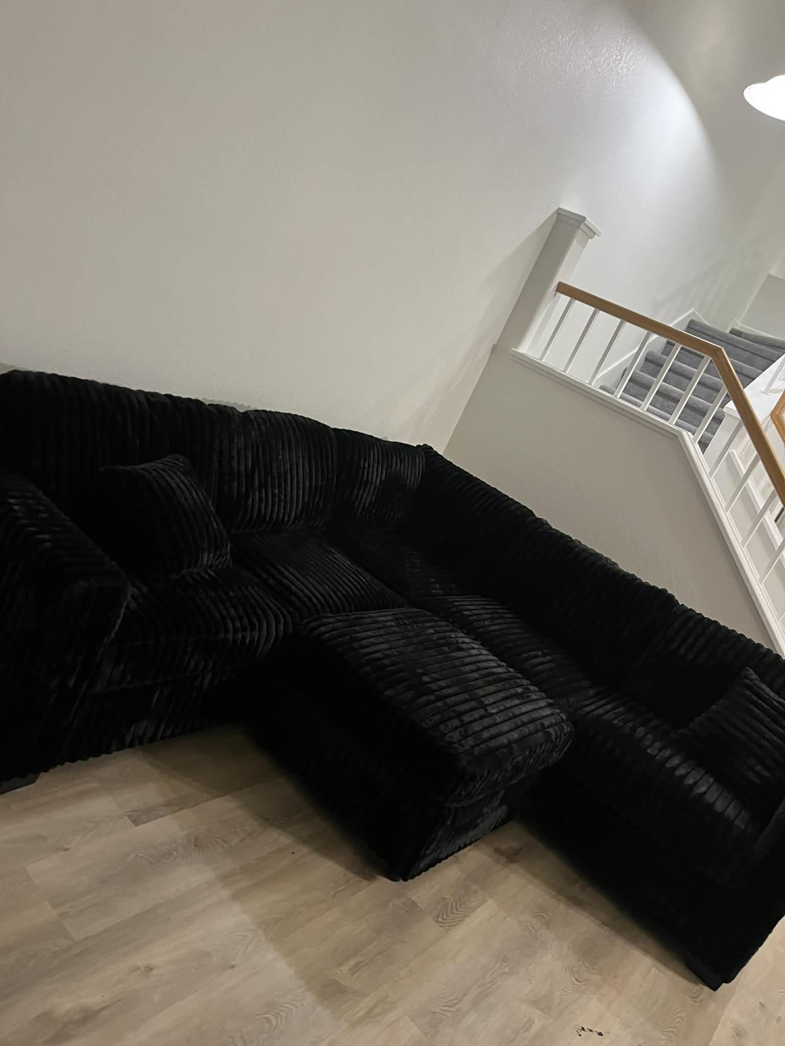 New Sectional Jumbo Corduroy Couch with Ottoman! Free Delivery 🚚! 