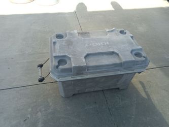 Igloo ice chest