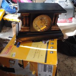 Vintage Mantle Clock