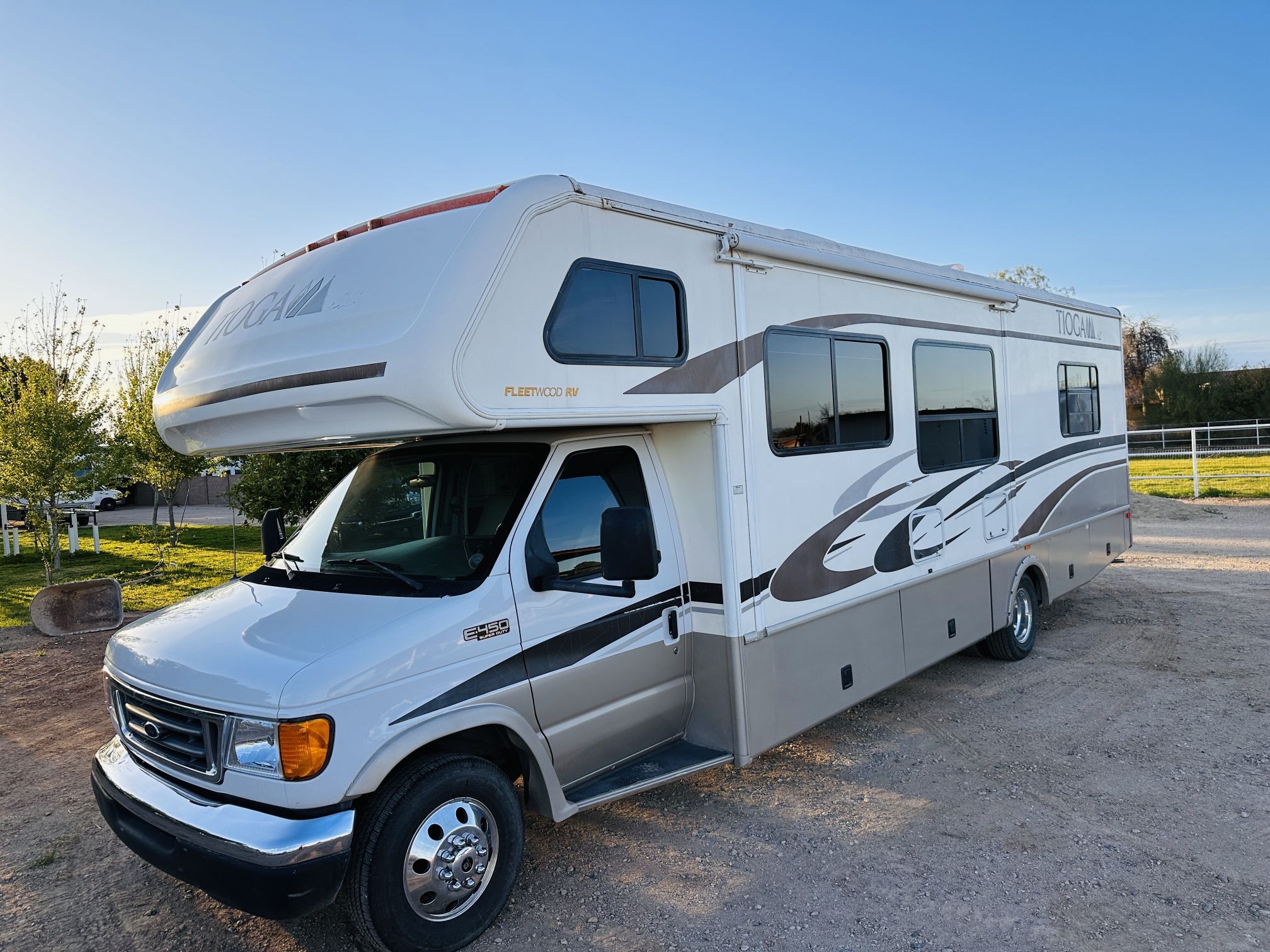 2004 Fleetwood Tioga Motorhome for Sale in Glendale, AZ - OfferUp