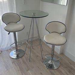 GORGEOUS High Top Bistro Table With 2 Chairs