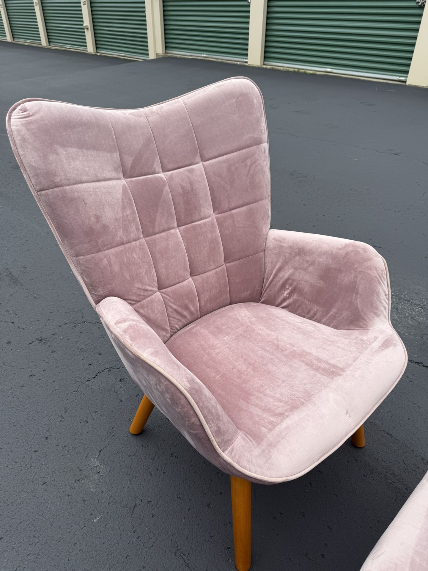 Mauve Accent Chair And Ottomen