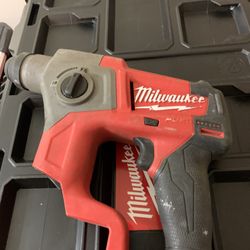 Milwuakee M12 Roto Hammer 