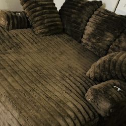 Oversized Chair With Cup holders and USB Charger