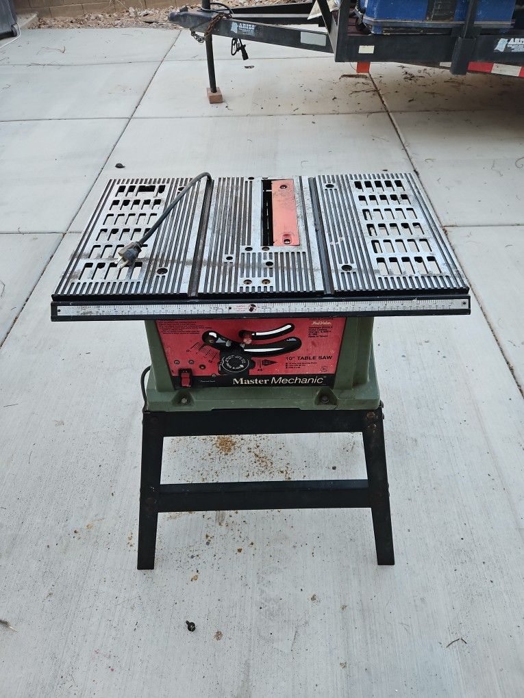 10" True Value Tablesaw With Stand