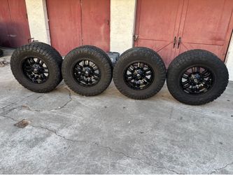 FUEL SLEDGE 18 rims with nitto tires