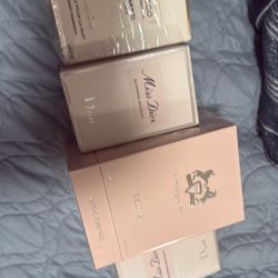 Women’s colognes 
