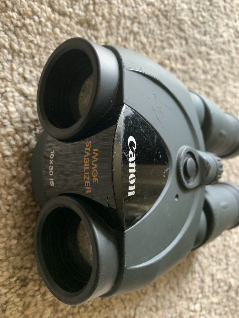 Canon image stabalizing binoculars