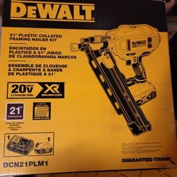 DEWALT XR BRUSHLESS 21° FRAMING NAILER KIT 