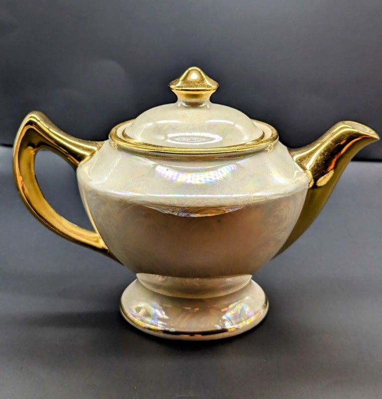 Vintage 22 kt USA Pearl Lusterware Tea Pot. Gorgeous! EUC