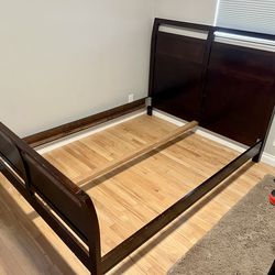 Queen size wood bed frame