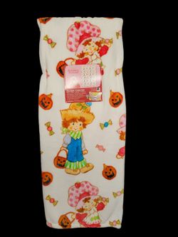 Strawberry Shortcake Halloween Throw 50x70in