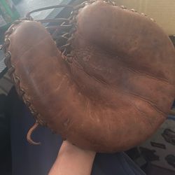 1940s MICKEY OWEN endorsed Rawlings Catcher's Glove! In Good Shape!