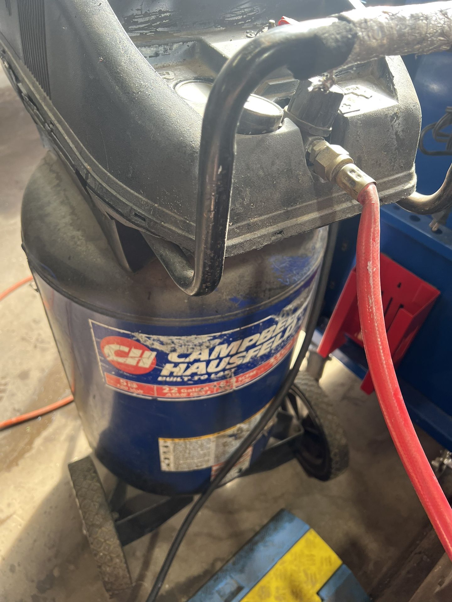 Air compressor 22 gallons cambelhausfield Compresor de aire 22 gallones