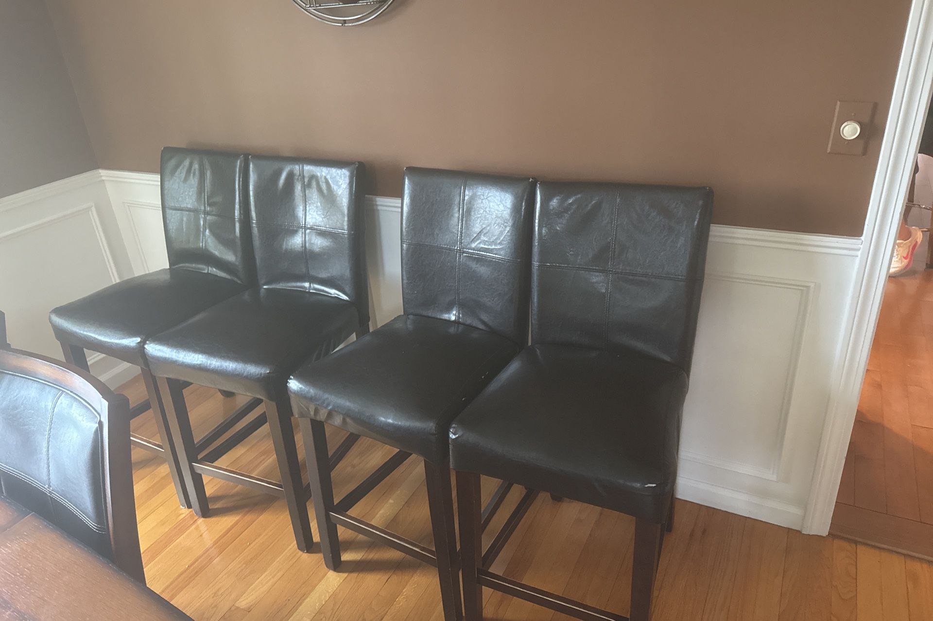 4 Bar Stools