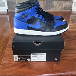 Jordan 1 Mid Hyper Royal Tumbled Leather Size 11 Used Box Included No Star Loss