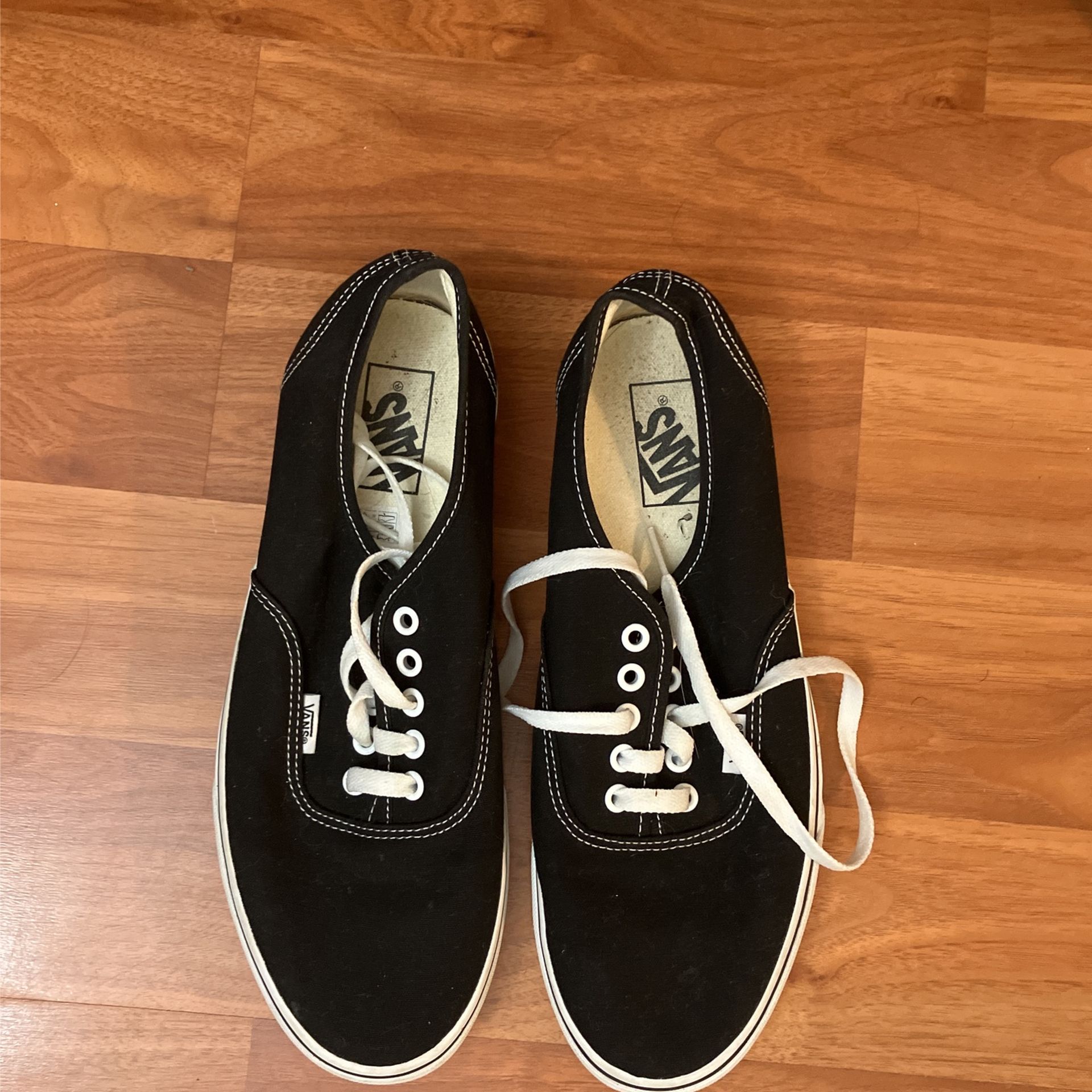 NEW Vans Authentic Style 10M