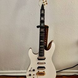 Carvin Contour 66T left handed electric guitar with Wilkinson tremolo and amp