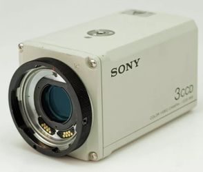 Sony 3CCD Color Video Camera DXC-950P