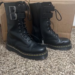 Dr. Martens boots Caspian Alt size 7m. Like New. Price negotiable.