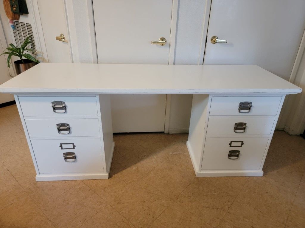 Pottery Barn White Desk for Sale in Los Angeles, CA OfferUp