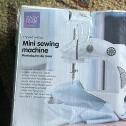 MINI SEWING MACHINE 