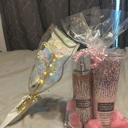 Bath & body works gift set with light up rose 