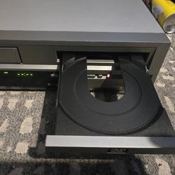 Broksonic DVCR-810 DVD Player Video Cassette Recorder Player