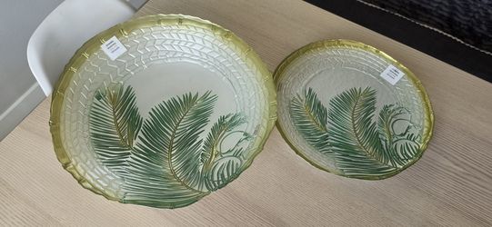 Embossed Glass Plate Set 