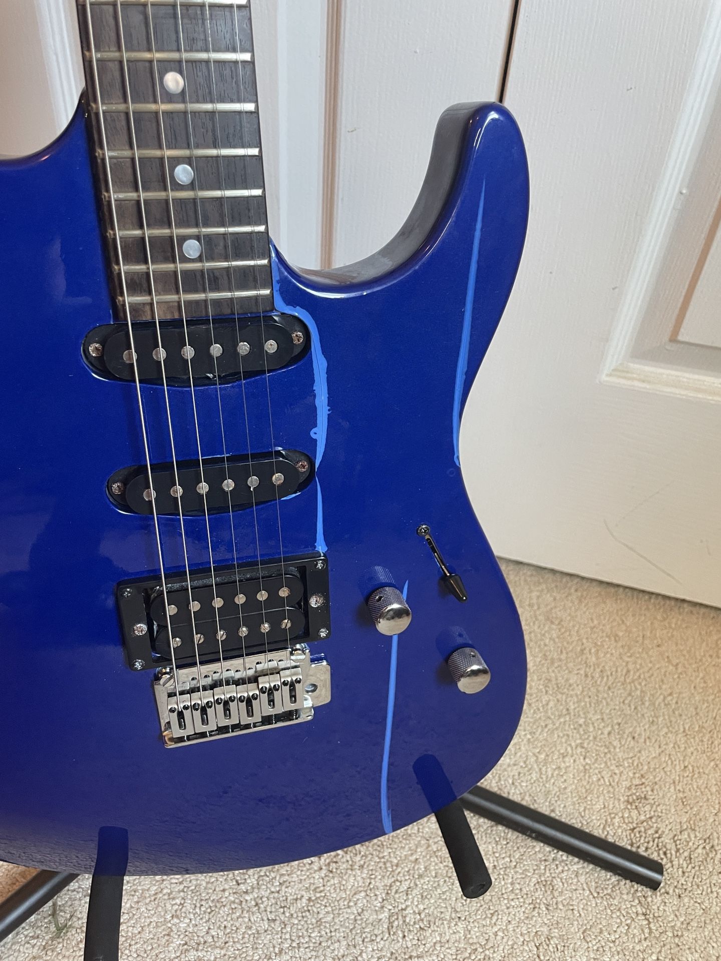 Squier Stagemaster Standard Guitar for Sale in Worcester, MA - OfferUp