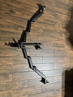 Triple monitor stand