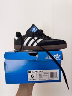 Black  adidas Samba juniors size 6