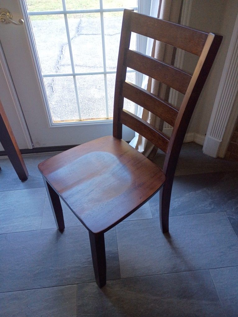 Small Table And 4 Chairs