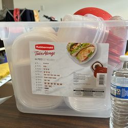 Rubbermaid plastic containers