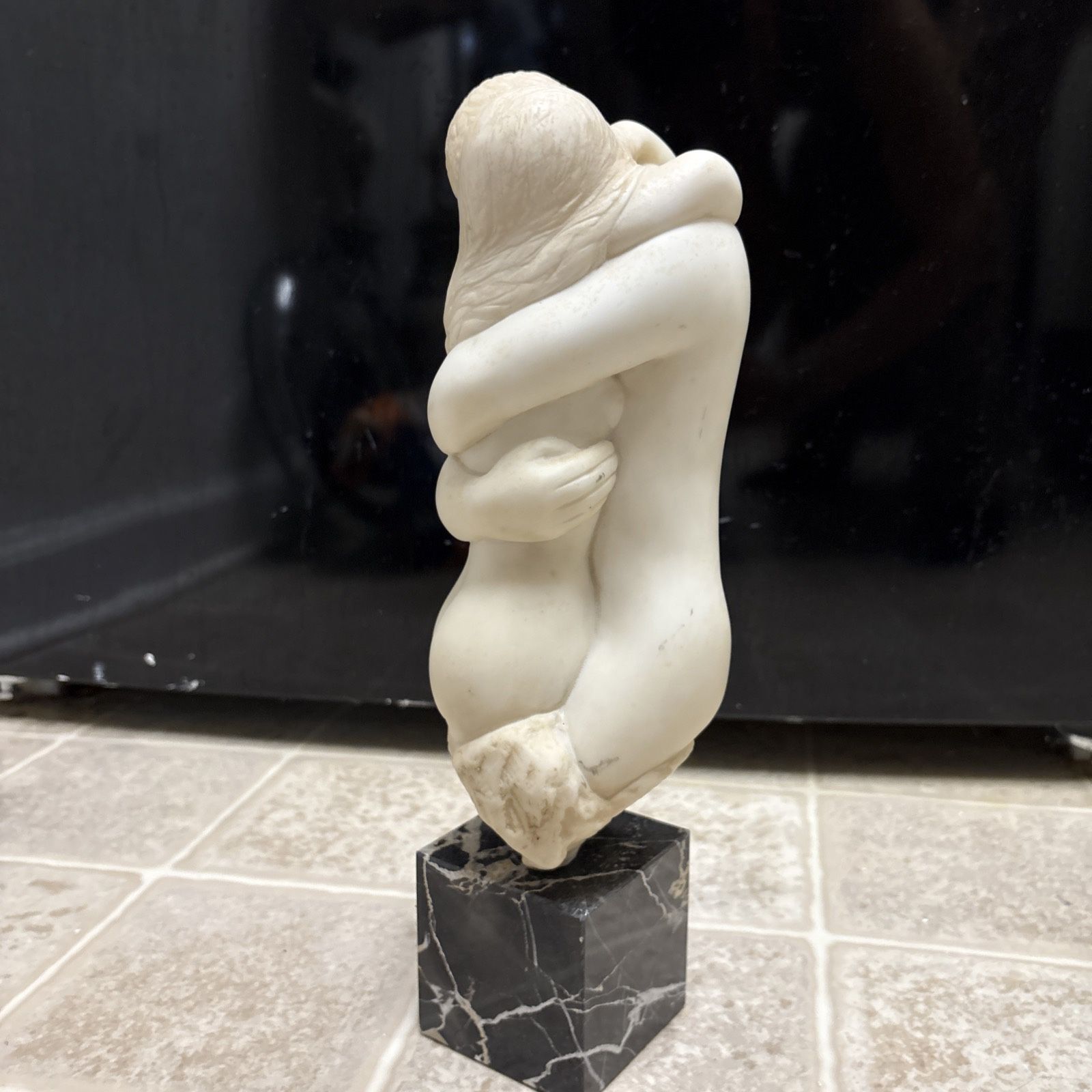 13 Inch Peggy Match Resin Sculpture Couple Embrace Statue