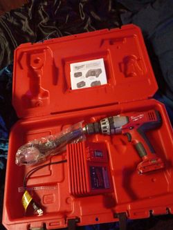 Milwaukee 1/2 drill and charger