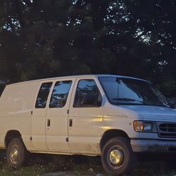 2001 Ford E-350