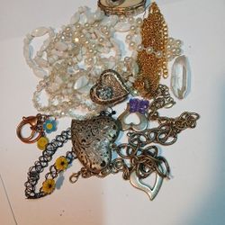 Large Bling 150+ pc. Craft Lot ☆ Broken & Wearable Jeweley ☆ Beads ☆ Vintage Pinbacks ☆ Tourquise ☆ Misc Cool Trinkets 