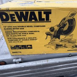 Dewalt Saw 