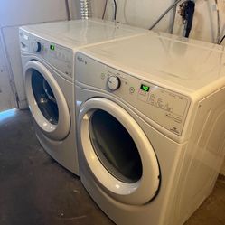 LAVADORA Y SECADORA DE GAS WHIRLPOL CONECTADAS FUCIONANDO CAPACIDAD GRANDE