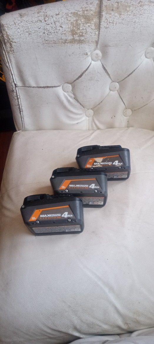 Baterías RIDGID Las 3 Por 130 Dólares