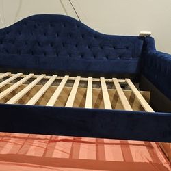 Queen Day Bed With Trendal Twin Bed