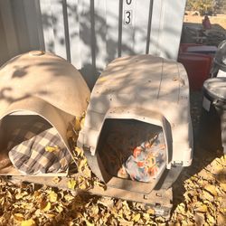 2 Large Plastic Pet Carriers