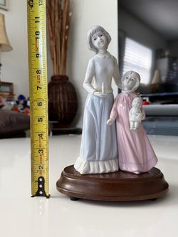 VINTAGE 1984 Arnart Conte Music Box Figurine Mother Daughter Child Working Great