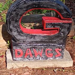 Georgia Bulldog chainsaw sculpture