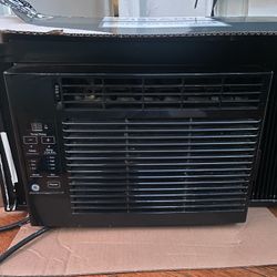5100 BTU Frigidaire Window AC Unit