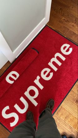 Supreme In-Store Mat.