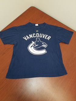 REEBOK VANCOUVER CANUCKS 2010-2016 LOGO NHL DAN HAMHUIS #2 T-SHIRT, Gently Used