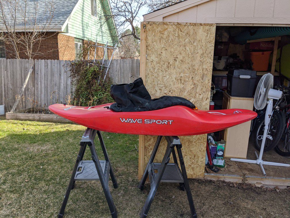 EZG42 wavesport kayak